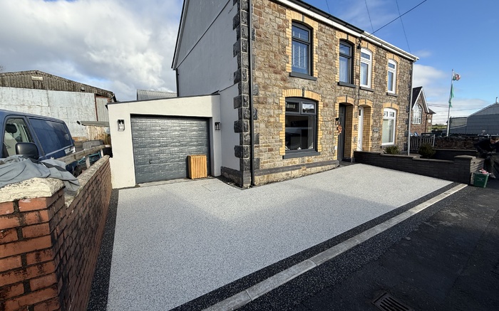 Finished moonshadow resin bound driveway