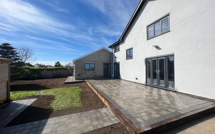 Finished Shannon paving patio in Manorbier