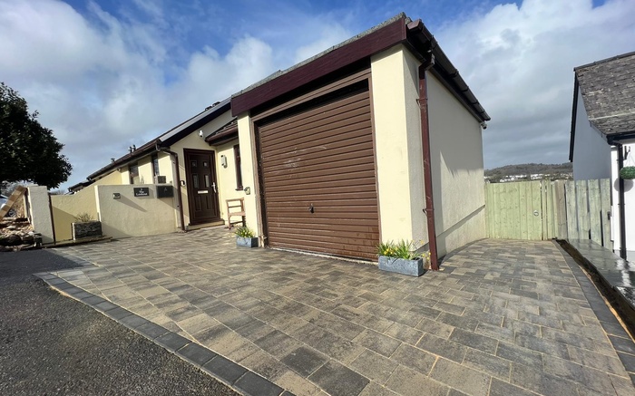 Finished slate grey block paved driveway in Saundersfoot